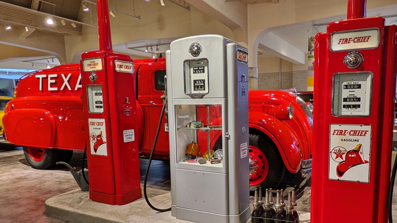 Gas Stations Developed to Serve Automobiles