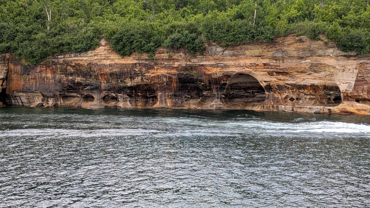 Formations Known as “Caves of the Bloody Chiefs”