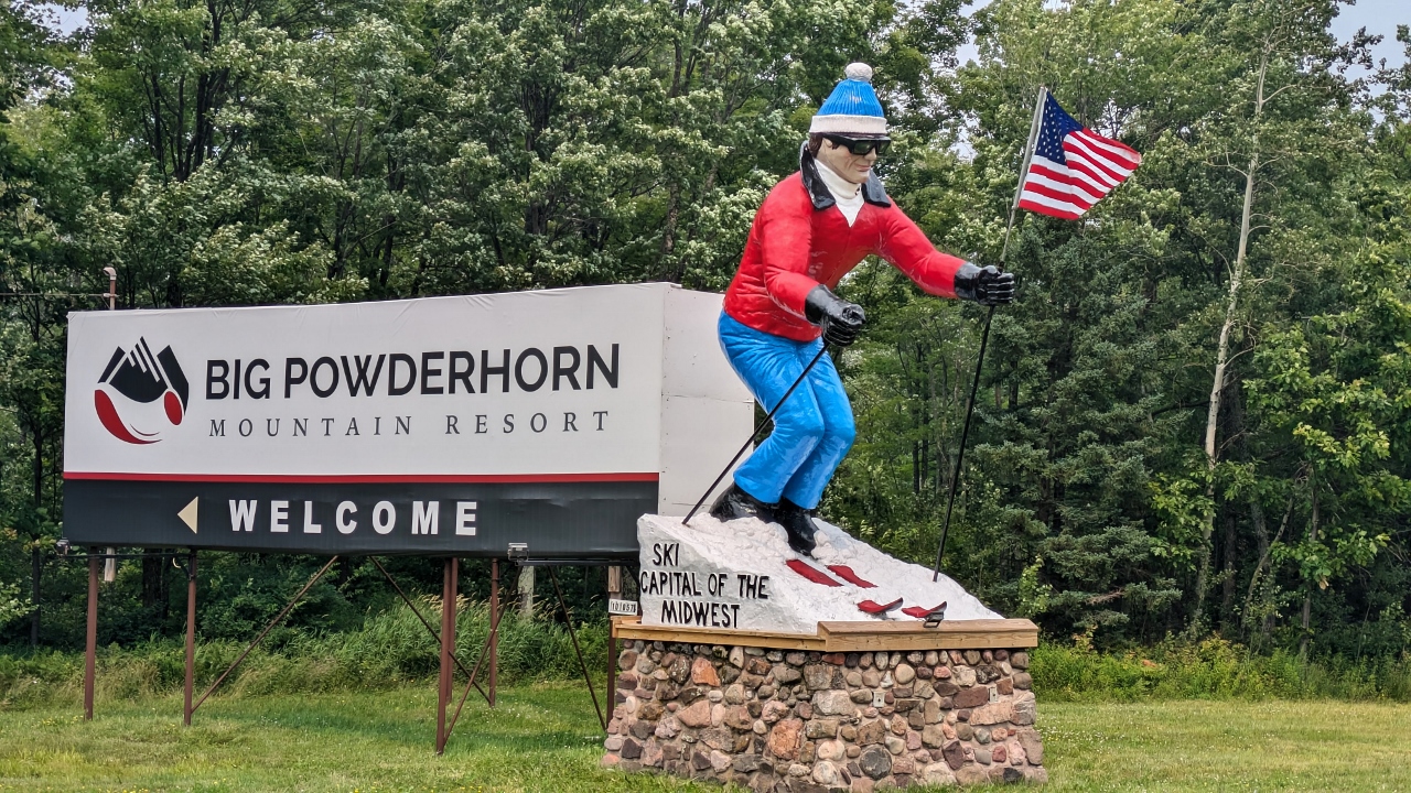 This is Downhill, Nordic and Ski Jumping Country