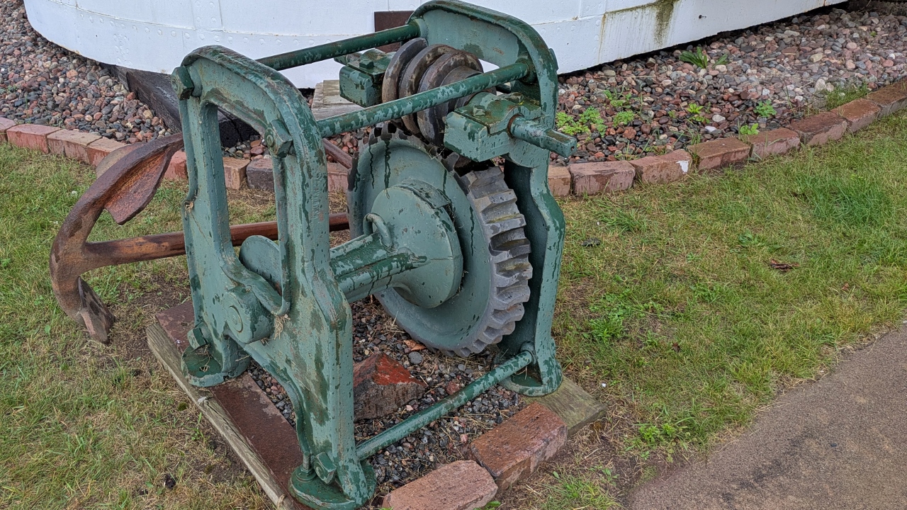 Unusual Worm Drive Winch