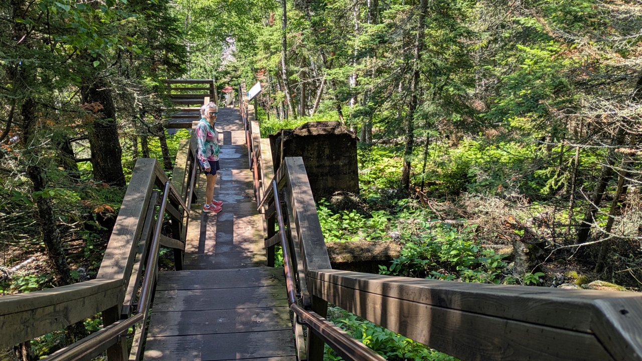 Long Way Down to Split Rock Lighthouse Beach
