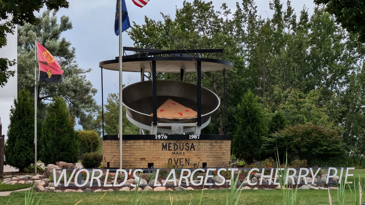 The Cherry Pie Weighed More Than Eight Tons
