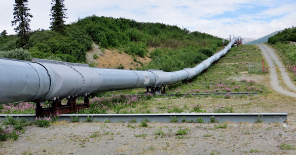 Pipeline Rests on Sliding Supports in Earthquake Zone
