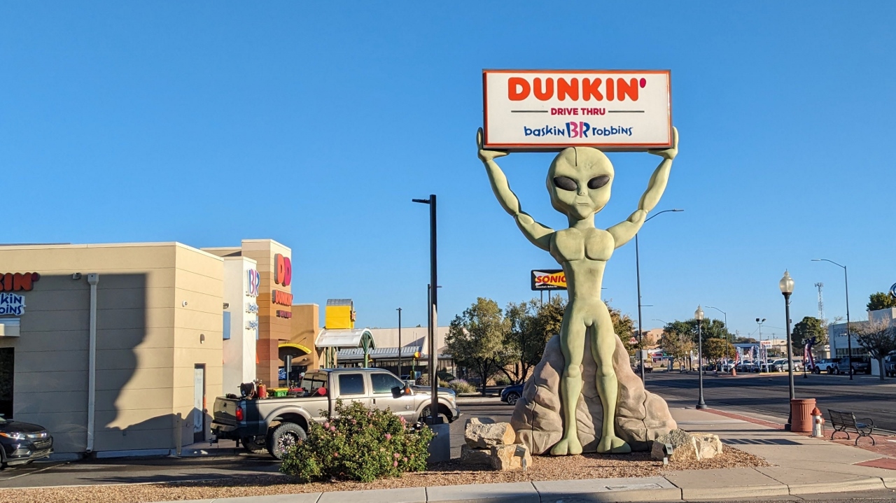 Roswell Businesses Often Feature Alien Theme